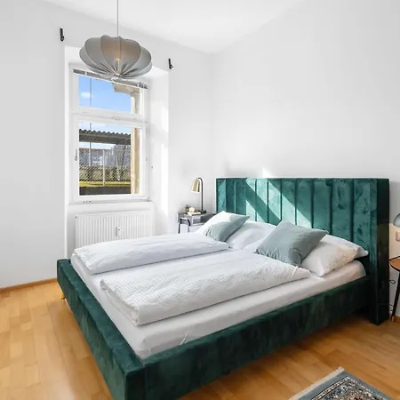 Stylische Altbauwohnung Am *